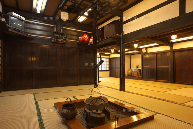 岩瀬湯本温泉 分家の囲炉裏のある大広間 の写真素材 イラスト素材 アマナイメージズ