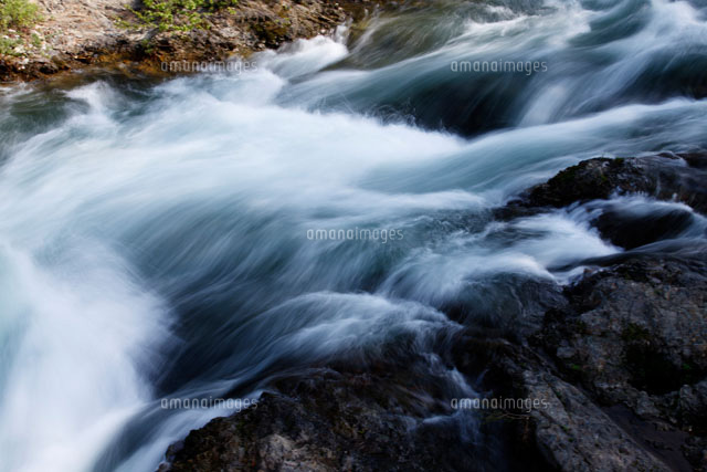 急流の川 の写真素材 イラスト素材 アマナイメージズ