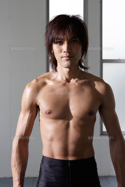 日本人男性のヘルシーポートレート[30018001279A]の写真・イラスト素材