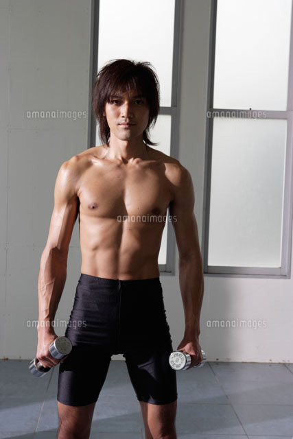 日本人男性のヘルシーポートレート[30018001280A]の写真・イラスト素材