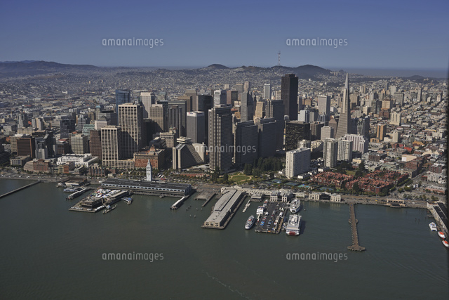 サンフランシスコ港とダウンタウン の写真素材 イラスト素材 アマナイメージズ