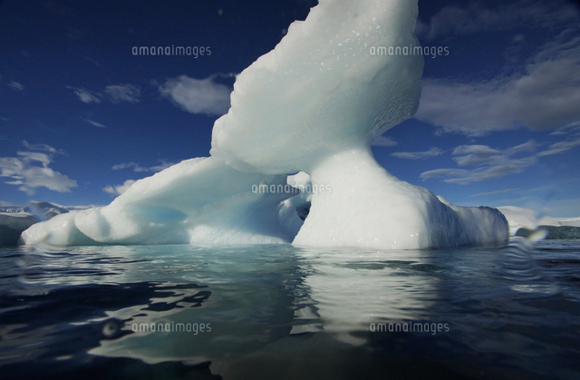 南極の氷山[32226004332]の写真・イラスト素材｜アマナイメージズ
