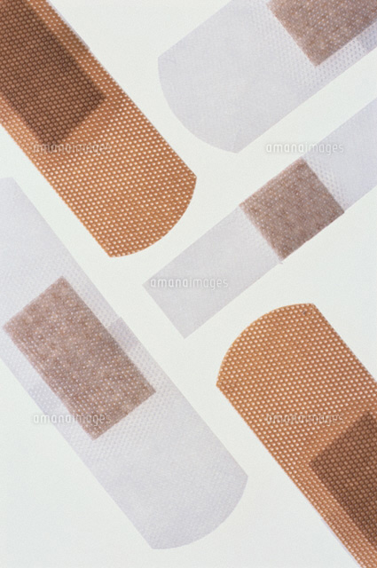 絆創膏 の写真素材 イラスト素材 アマナイメージズ