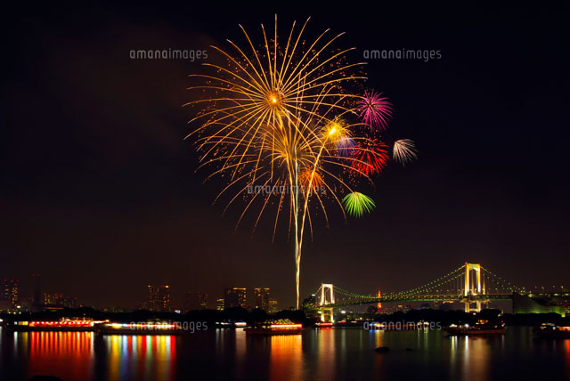お台場レインボー冬花火 屋形船 の写真素材 イラスト素材 アマナイメージズ