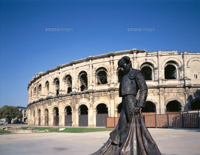 円形闘技場 ニーム フランス の写真素材 イラスト素材 アマナイメージズ