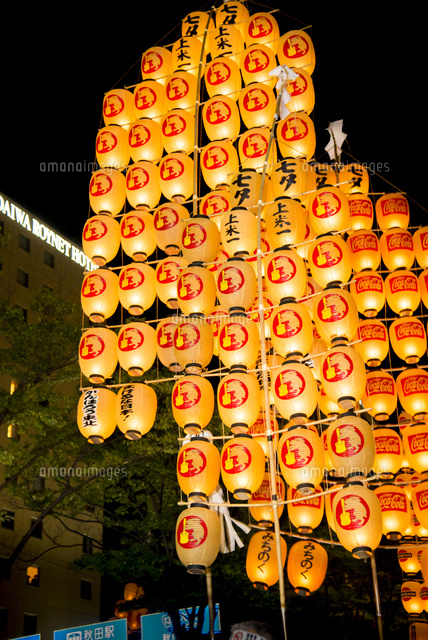 秋田竿燈祭り の写真素材 イラスト素材 アマナイメージズ