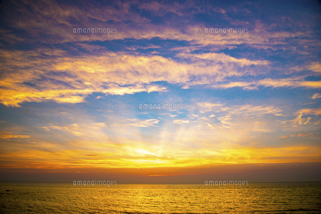 空と光の写真「綺麗な夕焼け」 aerial-view-sunset-sky-nature-