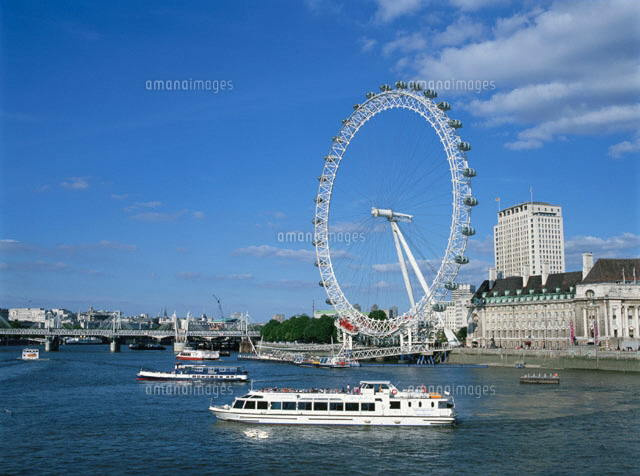 テムズ川の船と観覧車 9月 ロンドン イギリス[01458441265]の写真