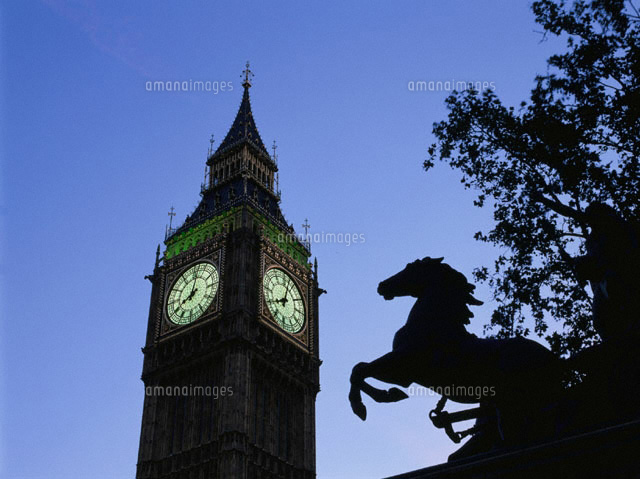 ビッグベンとウマの彫像の夕景 9月 ロンドン イギリス の写真素材 イラスト素材 アマナイメージズ