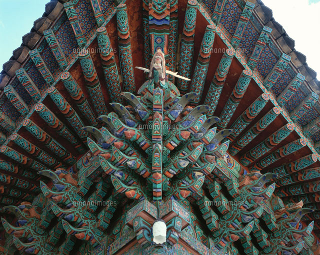 極彩色の丹青模様 大雄殿 仏国寺 慶州 韓国 の写真素材 イラスト素材 アマナイメージズ 極彩色の丹青模様 大雄殿 仏国寺 慶州 韓国 の写真素材 イラスト素材 アマナイメージズ