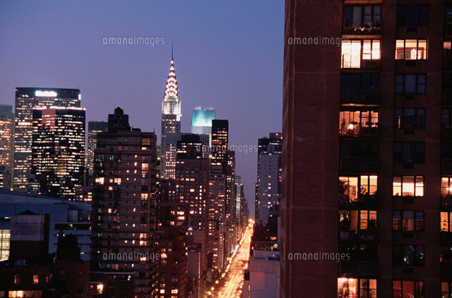クライスラービルとｎｙの夜景 アメリカ の写真素材 イラスト素材 アマナイメージズ