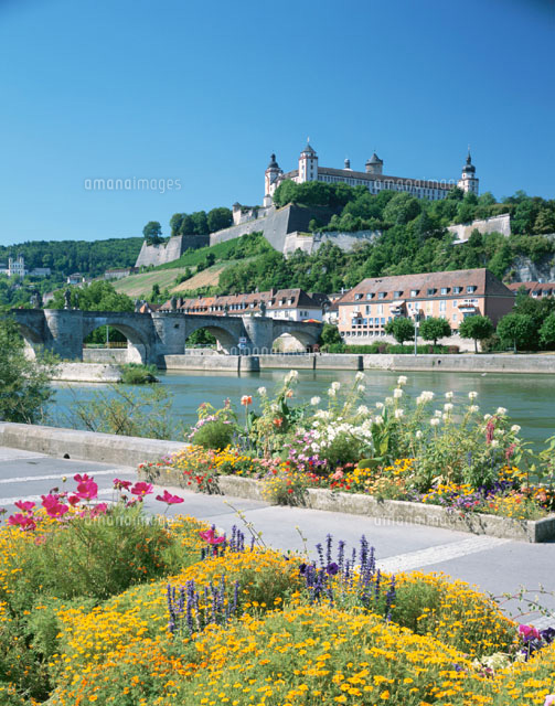 マイン川とマリエンブルグ要塞の風景 ヴェルツブルグ ドイツ