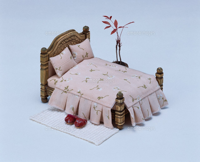 ミニチュアのベッドルーム クラフト の写真素材 イラスト素材 アマナイメージズ ミニチュアのベッドルーム クラフト の写真素材 イラスト素材 アマナイメージズ