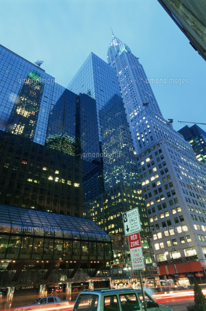 クライスラー ビルと摩天楼 の写真素材 イラスト素材 アマナイメージズ