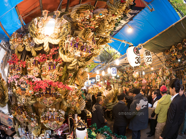 新宿 花園神社の酉の市 の写真素材 イラスト素材 アマナイメージズ