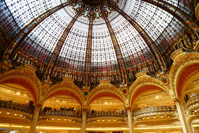 ギャラリーラファイエット パリの天井 の写真素材 イラスト素材 アマナイメージズ