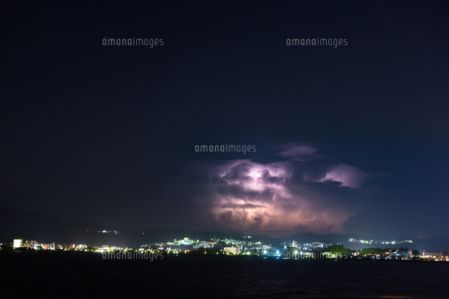 沖縄 雷雲 の写真素材 イラスト素材 アマナイメージズ