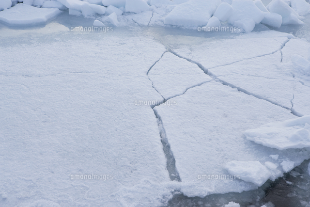 オホーツク海の流氷 の写真素材 イラスト素材 アマナイメージズ