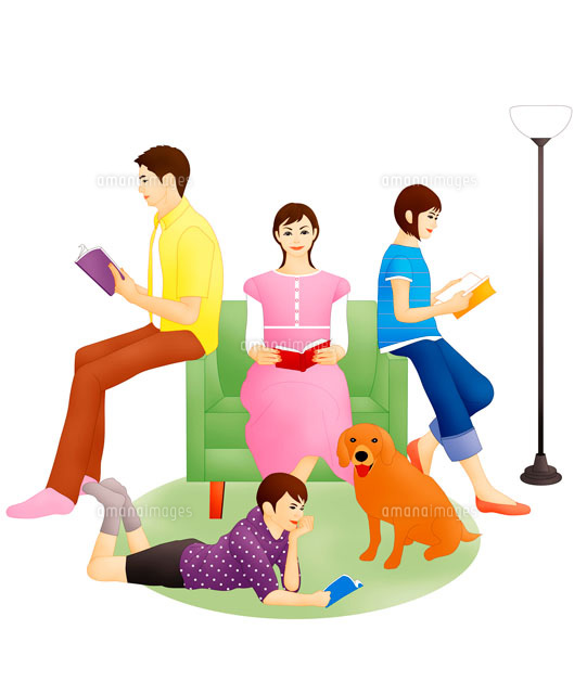 ファミリー各々の時間の過ごし方 読書 の写真素材 イラスト素材 アマナイメージズ