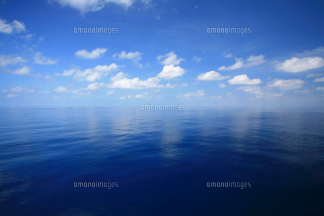 青空と海[07800011672]の写真・イラスト素材｜アマナイメージズ