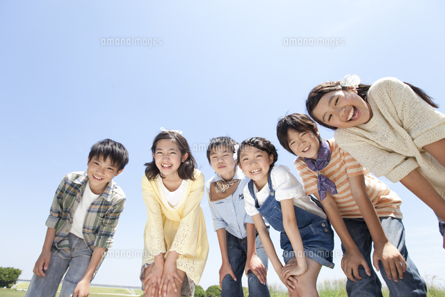 笑顔の子供6人 の写真素材 イラスト素材 アマナイメージズ 笑顔の子供6人 の写真素材 イラスト素材 アマナイメージズ