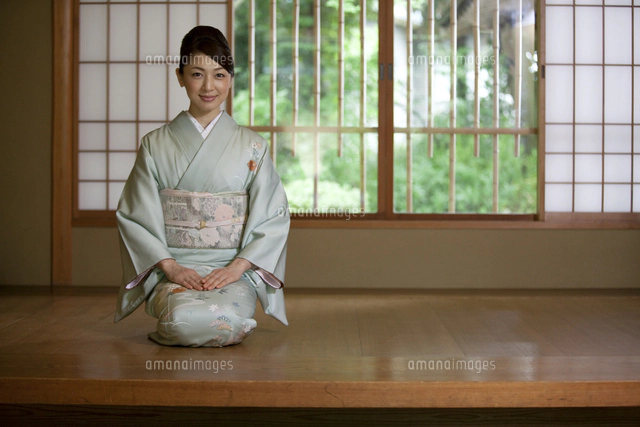 正座の写真素材 ストックフォト アマナイメージズ