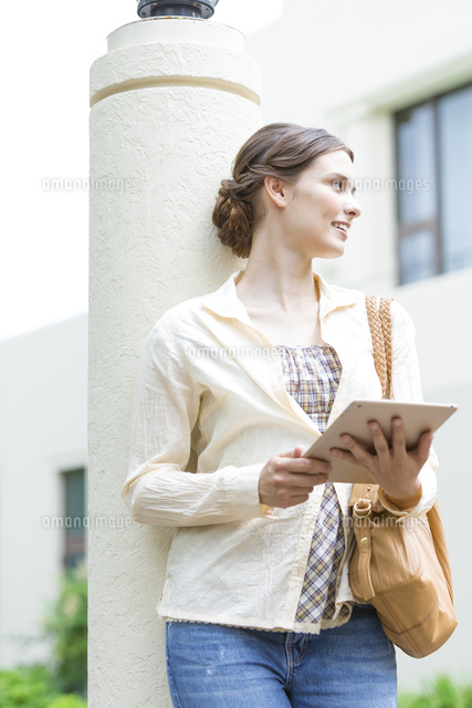 全国送料無料 パソコン ストレージ HUEH クラシック屋外肩クロスボディ スリング タコのドリフト ボトル メッセン ジャー バッグ男性女性 | 便利な15.6インチノートパソコンバッグ 大容量 クロスボディ