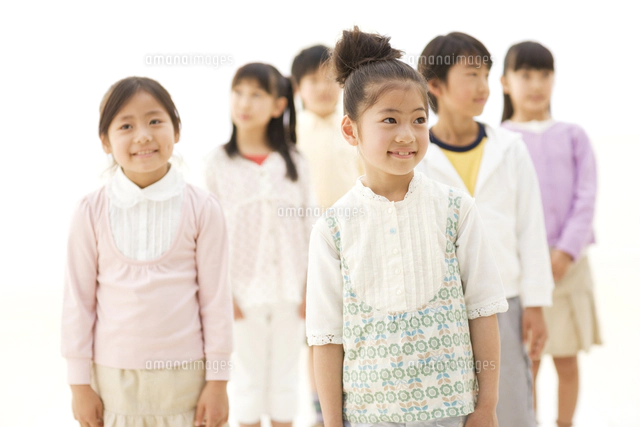 笑顔の子供たち[07800069083]の写真・イラスト素材｜アマナイメージズ