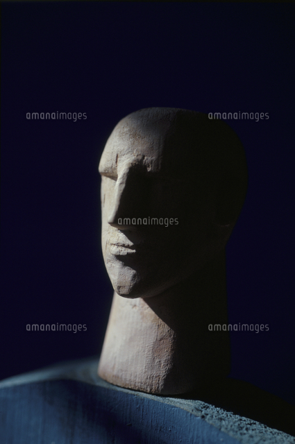 男性の人物の顔の彫刻[09501014010]の写真・イラスト素材｜アマナ