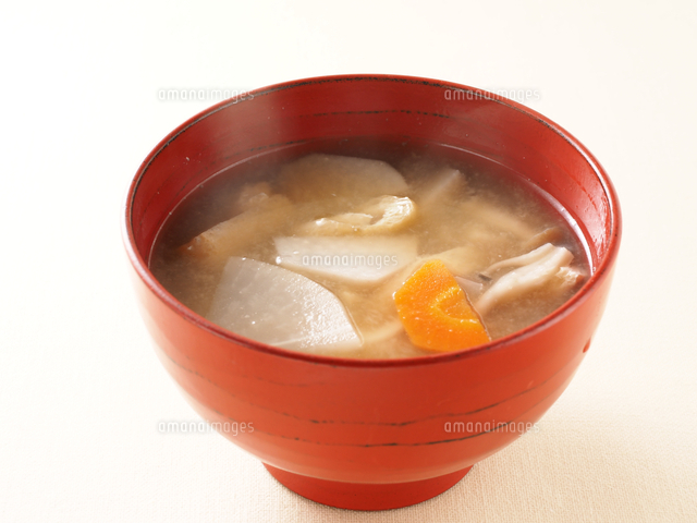 白無地背景で撮影した具沢山の味噌汁 の写真素材 イラスト素材 アマナイメージズ 白無地背景で撮影した具沢山の味噌汁 の写真素材 イラスト素材 アマナイメージズ