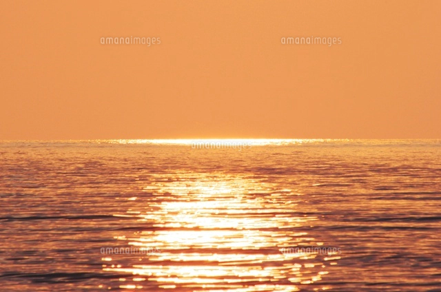 朝の海[09508002878]の写真・イラスト素材｜アマナイメージズ