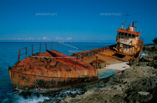 座礁船 の写真素材 イラスト素材 アマナイメージズ