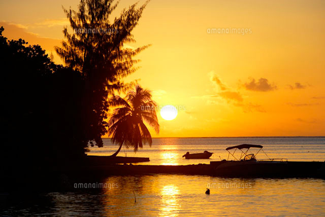 ﾎﾞﾗﾎﾞﾗ島の夕暮れ の写真素材 イラスト素材 アマナイメージズ