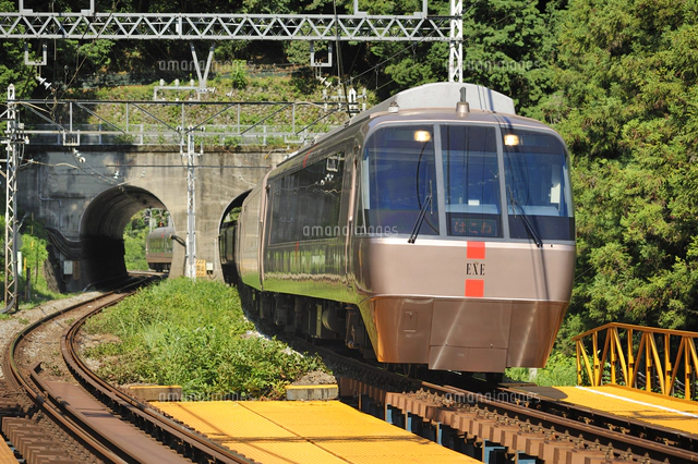 小田急ロマンスカーexeの写真素材 ストックフォト アマナイメージズ