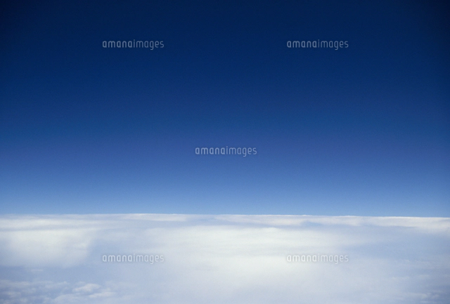 機上から見た雲海[10006002029]の写真・イラスト素材｜アマナイメージズ