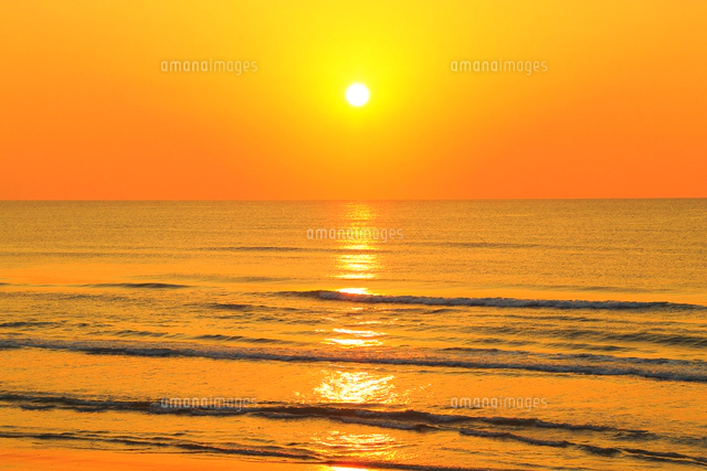 夕日と海 能登半島・千里浜なぎさドライブウェイ[10059002188]の写真