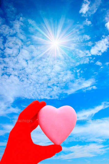 ハート型の雲[10131000299]の写真・イラスト素材｜アマナイメージズ