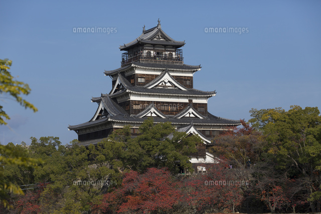秋の広島城天守閣 の写真素材 イラスト素材 アマナイメージズ 秋の広島城天守閣 の写真素材 イラスト素材 アマナイメージズ