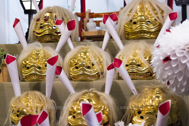 祭壇の金の獅子頭[10131036842]の写真・イラスト素材｜アマナイメージズ