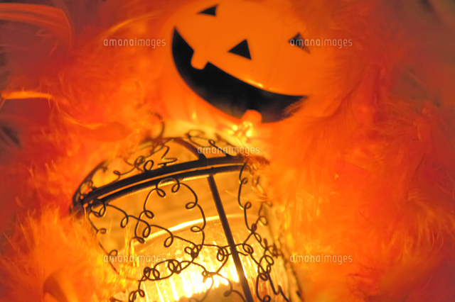ジャック オ ランタンとランプ の写真素材 イラスト素材 アマナイメージズ