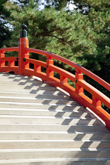 住吉大社の太鼓橋[10131045005]の写真・イラスト素材｜アマナ