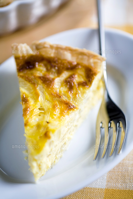 タマネギのキッシュ の写真素材 イラスト素材 アマナイメージズ