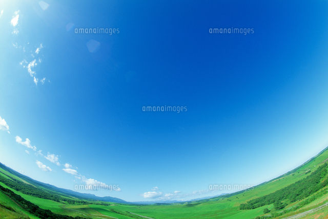 平原と青空 魚眼 の写真素材 イラスト素材 アマナイメージズ