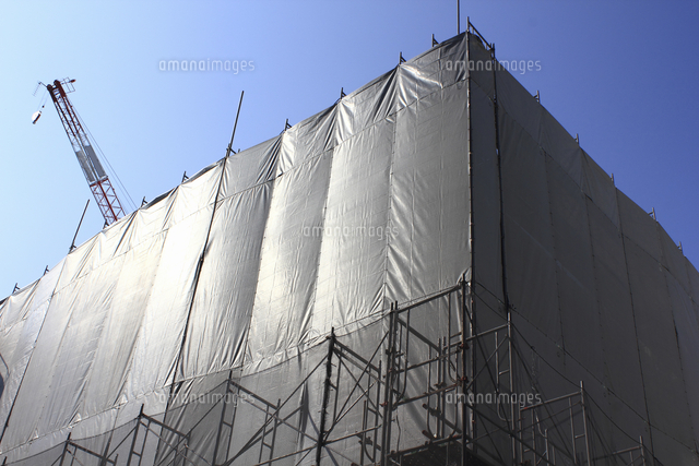 建築現場の養生シート の写真素材 イラスト素材 アマナイメージズ