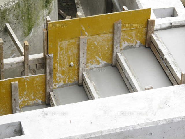 コンクリートパネル の写真素材 イラスト素材 アマナイメージズ