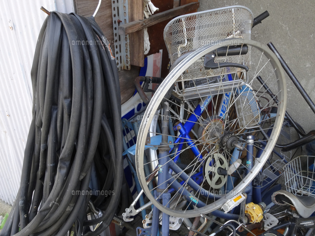 自転車のタイヤチューブ の写真素材 イラスト素材 アマナイメージズ