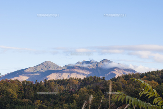 八ヶ岳PAから見た秋の山並み[10131082290]の写真・イラスト素材