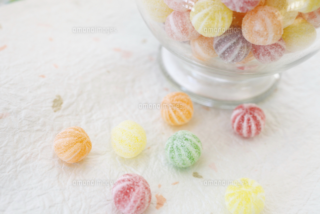 和風の飴玉 の写真素材 イラスト素材 アマナイメージズ