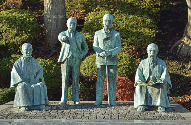 四天王像 元町公園 の写真素材 イラスト素材 アマナイメージズ