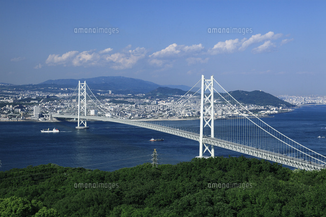 明石海峡大橋と明石海峡 の写真素材 イラスト素材 アマナイメージズ